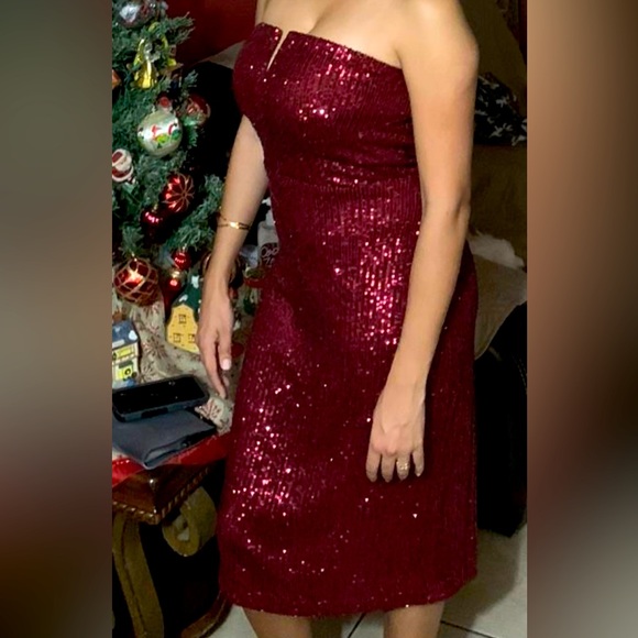 Dresses & Skirts - Sequin strapless dress